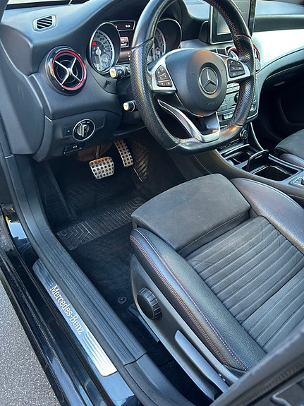 Mercedes-Benz CLA250 8 of 10