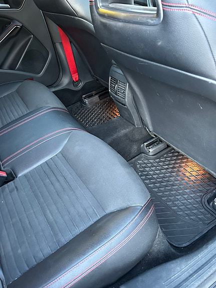 Mercedes-Benz CLA250 10 of 10