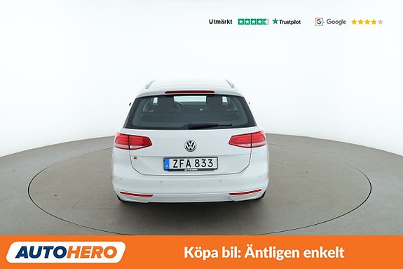 Volkswagen Passat 4 of 30
