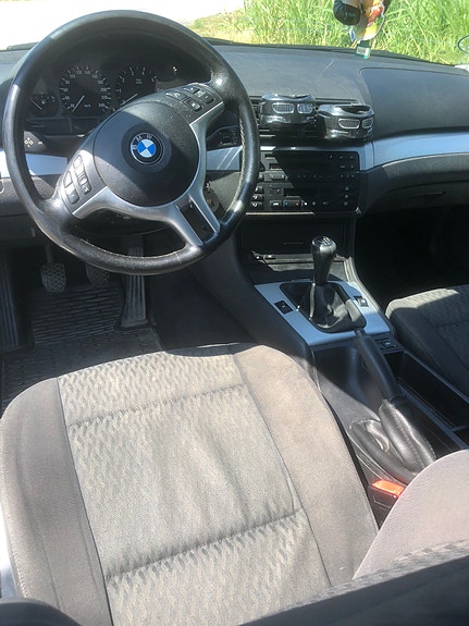 BMW 320i 5 of 5