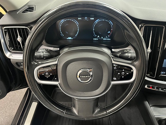 Volvo V60 Cross Country 13 of 21