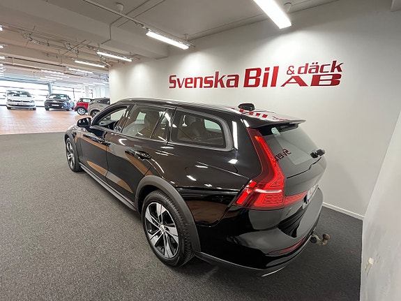 Volvo V60 Cross Country 8 of 21