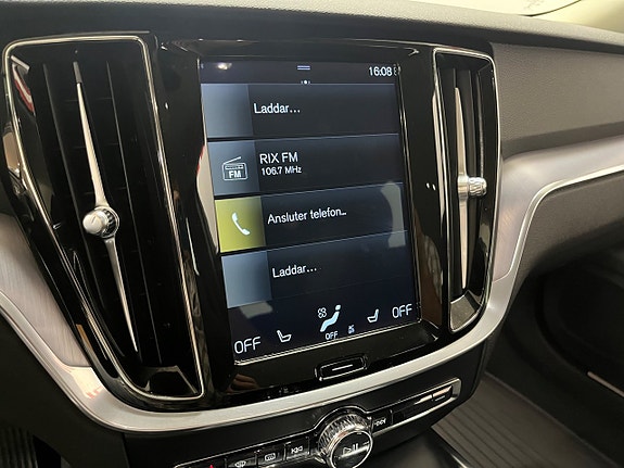 Volvo V60 Cross Country 15 of 21