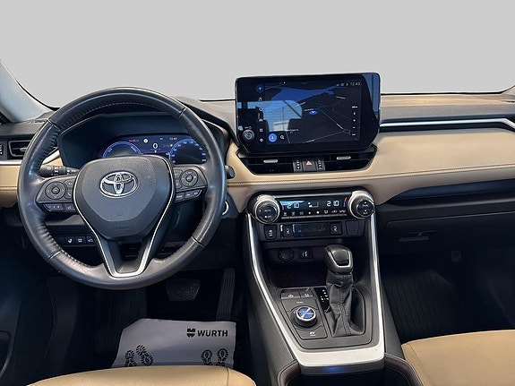 Toyota RAV4 8 of 10