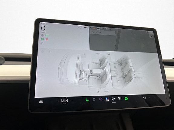 Tesla Model Y 26 of 30