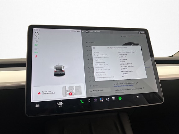 Tesla Model Y 24 of 30