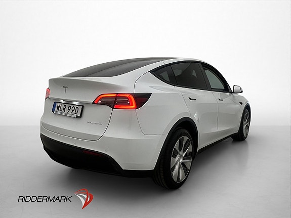Tesla Model Y 8 of 30