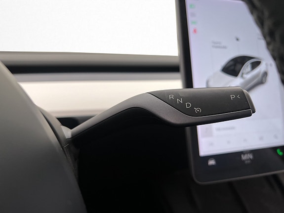 Tesla Model Y 18 of 30