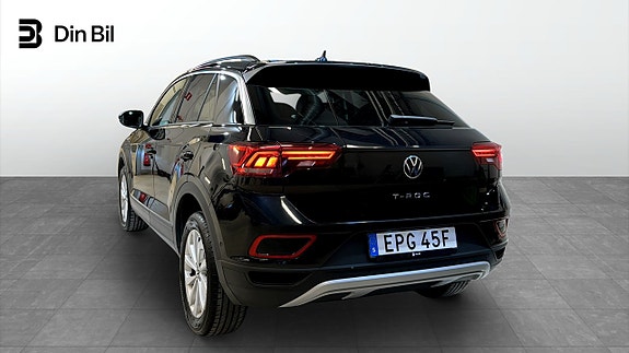Volkswagen T-Roc 3 of 5