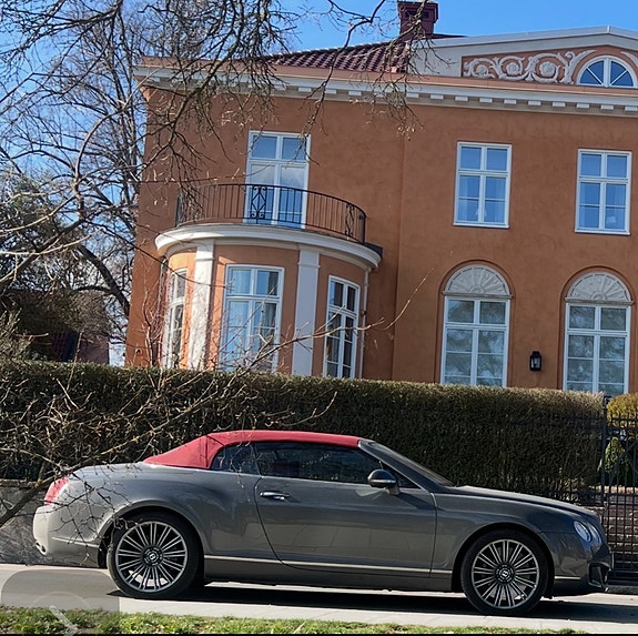 Bentley Continental GTC 9 of 12
