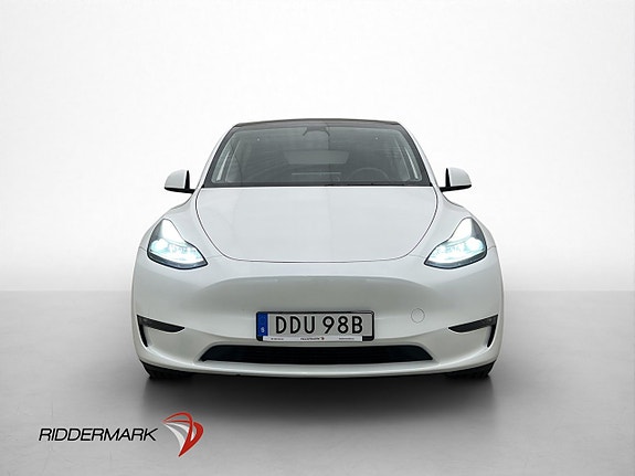 Tesla Model Y 2 of 5