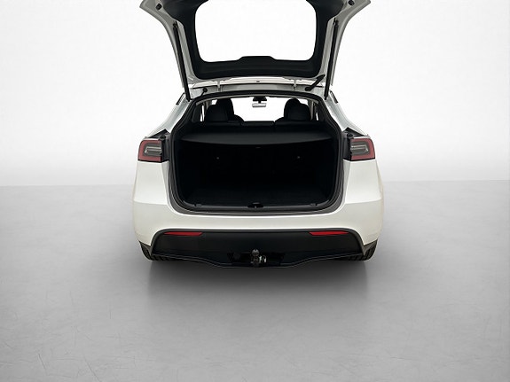 Tesla Model Y 30 of 30