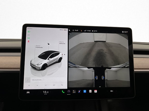 Tesla Model Y 19 of 30
