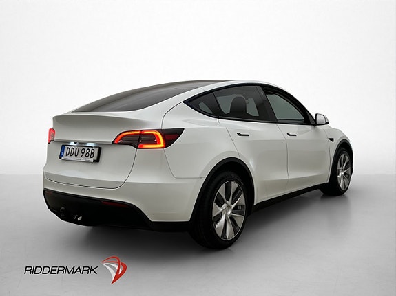 Tesla Model Y 8 of 30