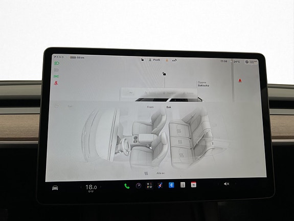 Tesla Model Y 23 of 30