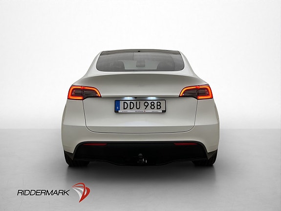 Tesla Model Y 7 of 30