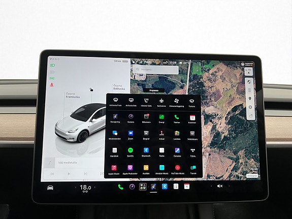 Tesla Model Y 21 of 30