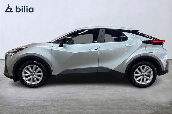Toyota C-HR 3 of 21