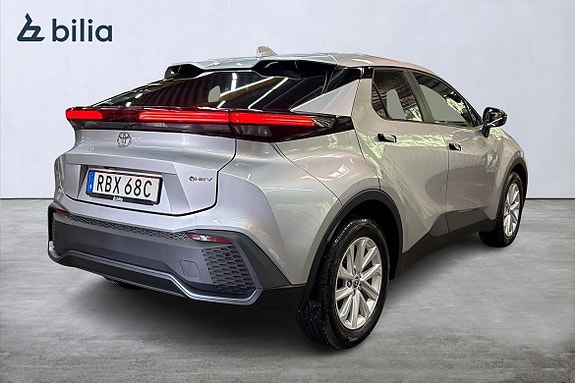 Toyota C-HR 19 of 21