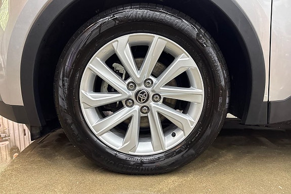 Toyota C-HR 17 of 21
