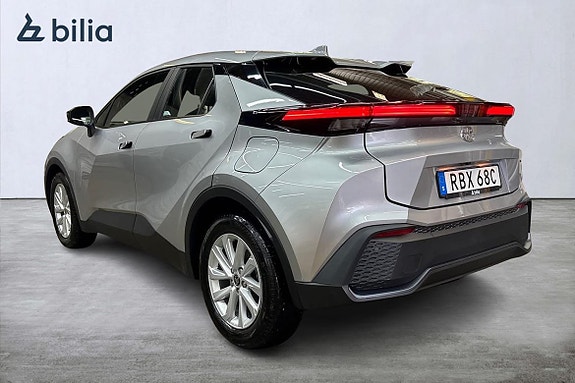 Toyota C-HR 2 of 21