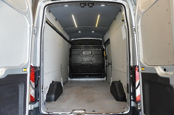 Ford Transit 12 of 23