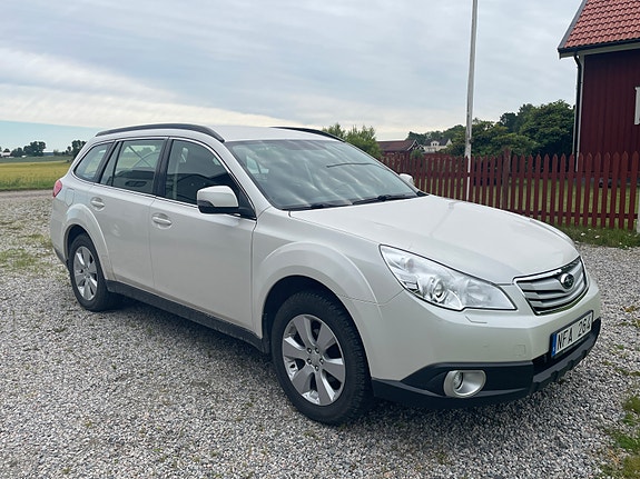 Subaru Outback 4 of 5