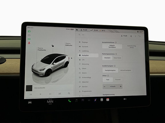 Tesla Model Y 18 of 30