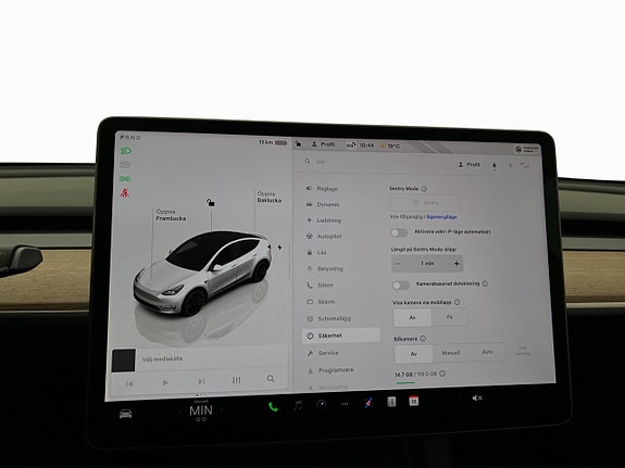 Tesla Model Y 19 of 30