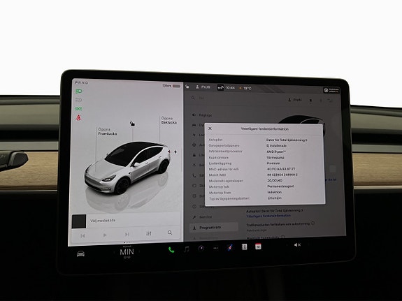Tesla Model Y 20 of 30
