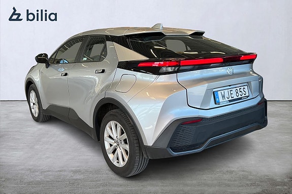 Toyota C-HR 2 of 5