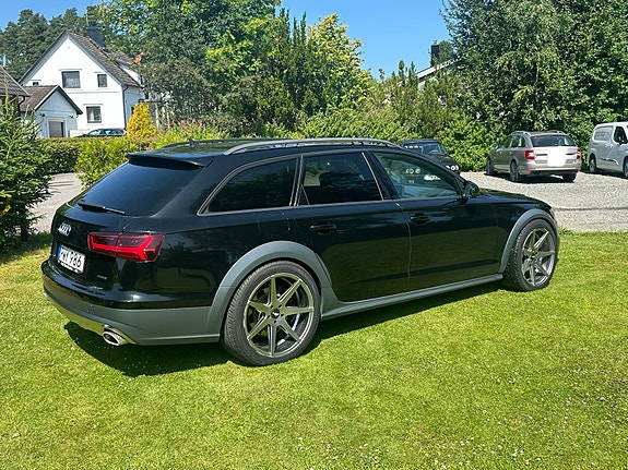 Audi A6 allroad 2 of 5