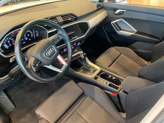 Audi Q3 9 of 12