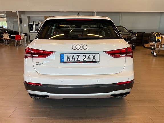 Audi Q3 5 of 12