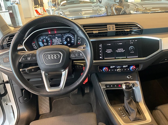 Audi Q3 12 of 12