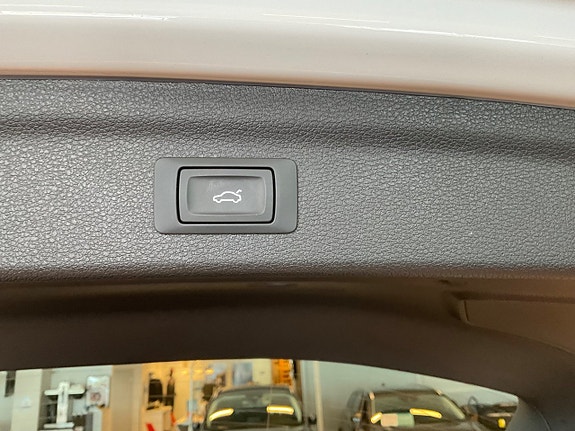 Audi Q3 7 of 12