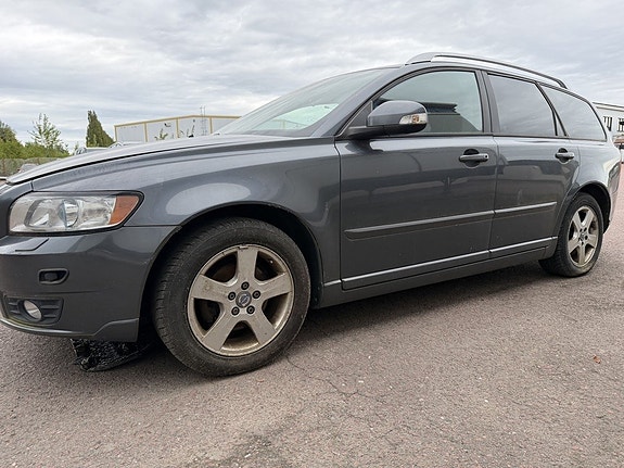 Volvo V50 4 of 11