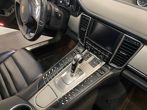Porsche Panamera Turbo S 17 of 27