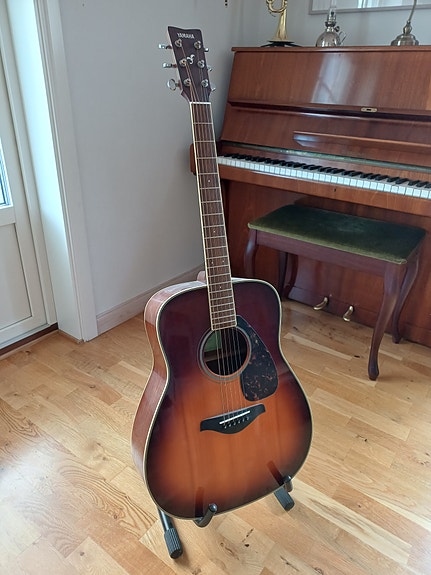 Yamaha Fg 820 Stålsträngad gitarr
