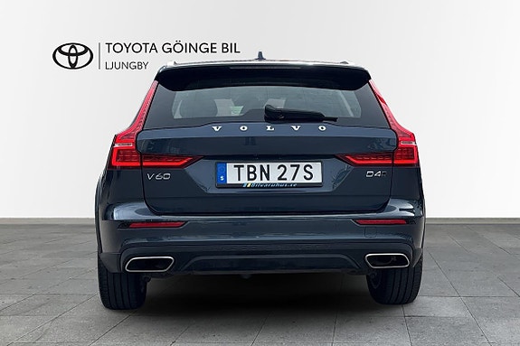 Volvo V60 Cross Country 4 of 5