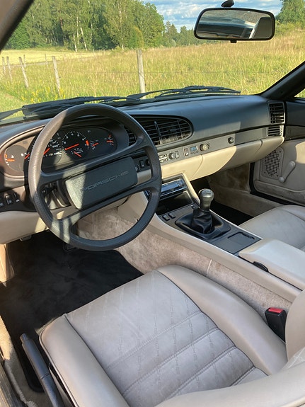 Porsche 944 8 of 14