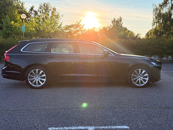 Volvo V90 3 of 9