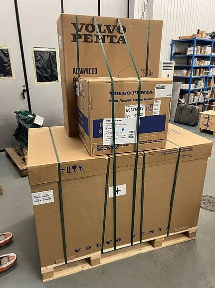 Volvo Penta D6-408A-G ENGINE KIT 2 of 2