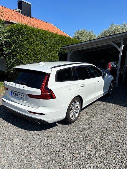 Volvo V60 4 of 5