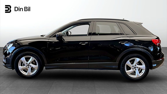 Audi Q3 2 of 12