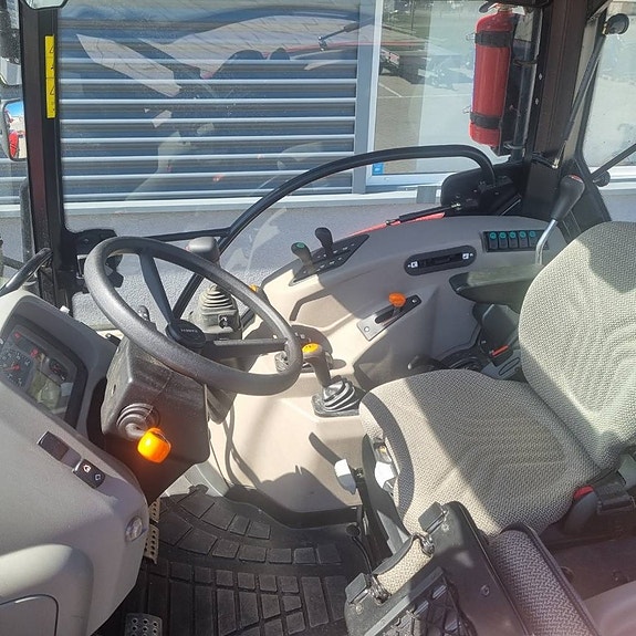 Case IH Farmall 75 A 5 of 5
