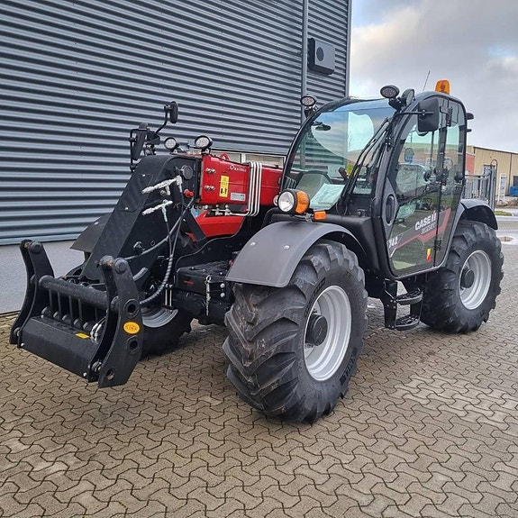 Case IH 742 2 of 5