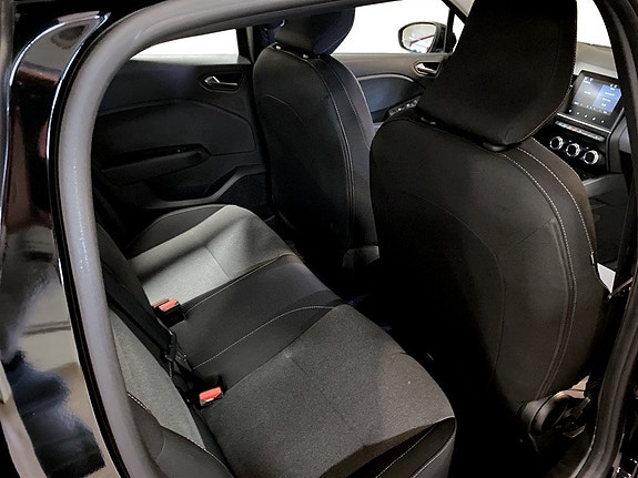 Mitsubishi Colt 15 of 18