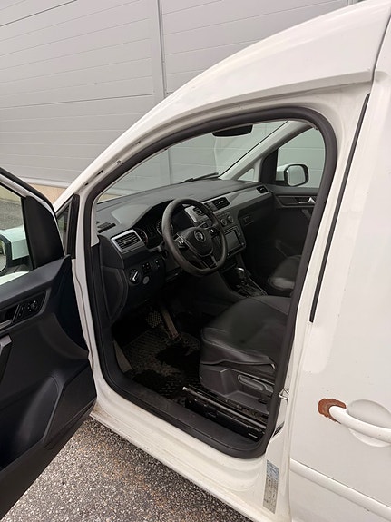 Volkswagen Caddy Maxi 22 of 29