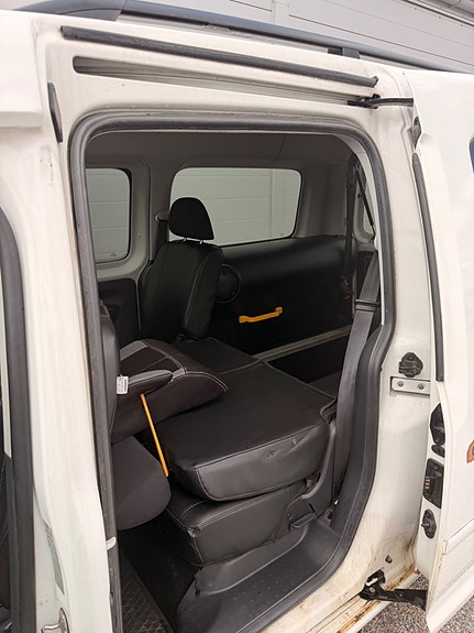 Volkswagen Caddy Maxi 14 of 29